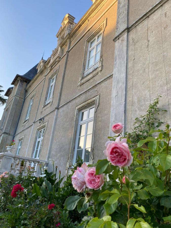 Chateau De St-Fulgent, Gite La Tour Saint-Fulgent ภายนอก รูปภาพ